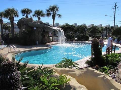 Pool w/ Waterfall