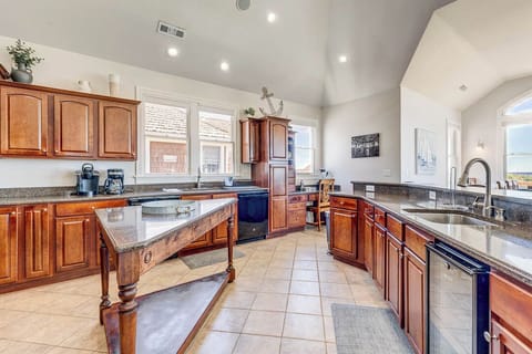 Top-Level Kitchen with Bar (seats 8)