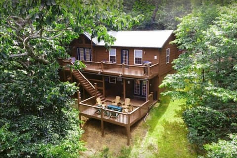 Bird`s Eye View of Mountain Hydeaway