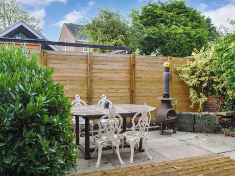 Outdoor area | Fox Cottage, Beverley