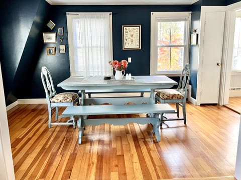 Dining room w large table perfect for family meals