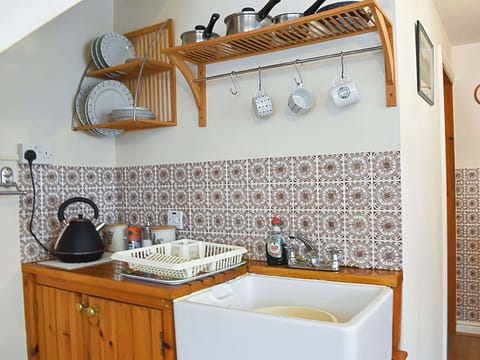 Kitchen | Ty Mawr 2 - Ty Mawr Cottages, Windermere