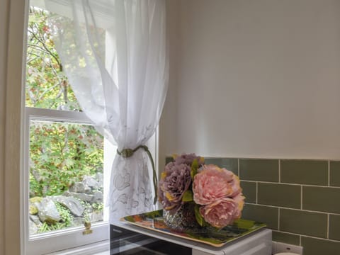 Kitchen area | Dunvarrich Cottage, Kyle of Lochalsh