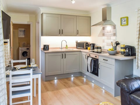 Kitchen/diner | Honeysuckle Cottage, Helston, near Helston and the Lizard Peninsula