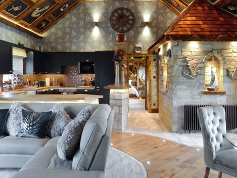 Open plan living space | Tennox Boathouse - Tennox Farm, Kilbirnie