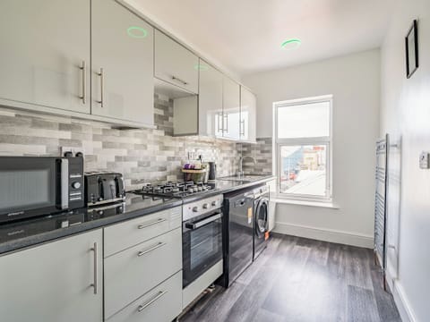 Kitchen | Fylde Coast -Sea View Apartment Two - Fylde Coast, Blackpool