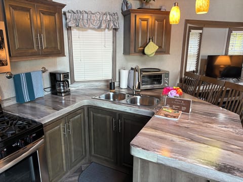 Oven is currently unavailable. Air fryer/toaster oven works for baking needs