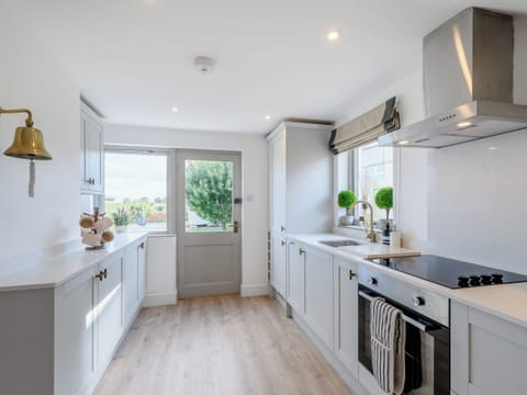 Kitchen | White Stag Cottage, Bamburgh