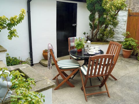 Courtyard | Nelson&rsquo;s Cottage, Burton in Lonsdale