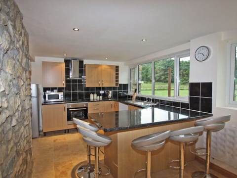 Springfield Court - Lakeside, Peterston-Super-Ely, Cardiff