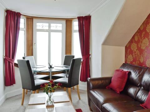 Open plan living/dining room/kitchen | Apartment Sea View, Kirn, by Dunoon