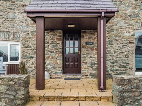 Exterior | Y Stabal - Penrhyn Farm Cottages, Llanfwrog, near Holyhead