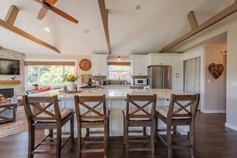 Four barstools at the kitchen island