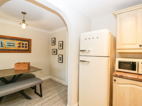 Cottage | 2 bedrooms, individually decorated, individually furnished, free WiFi