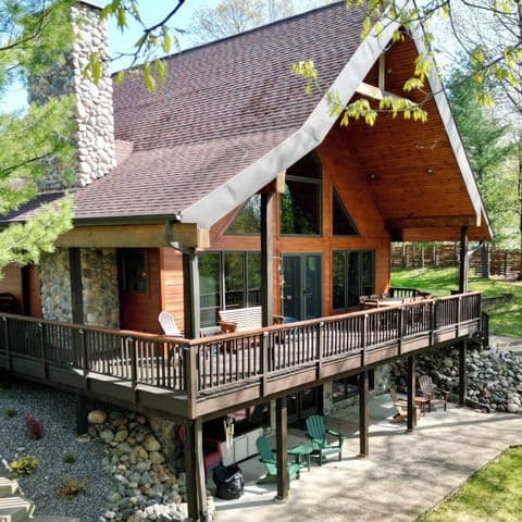 The chalet faces south with a view of the lake. 