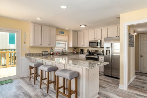 House, 4 Bedrooms | Private kitchen | Fridge, oven, coffee/tea maker, toaster