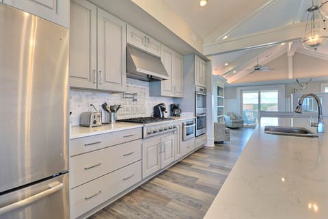 Pop right over into the gourmet kitchen where there's plenty of space to whip up a gourmet seafood spectacular for the whole family to enjoy.