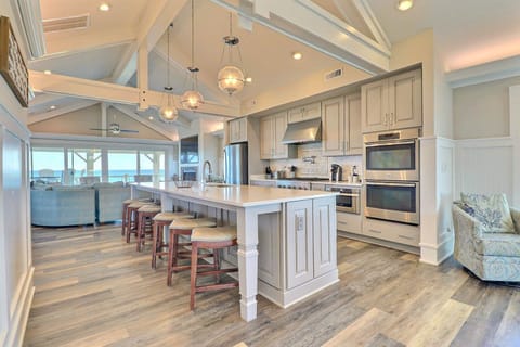 Pop right over into the gourmet kitchen where there's plenty of space to whip up a gourmet seafood spectacular for the whole family to enjoy.