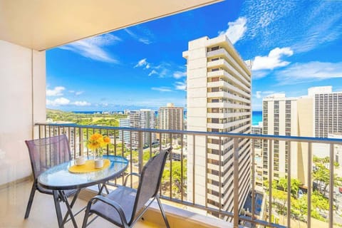 Balcony with great ocean and city views
