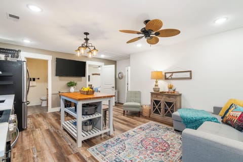 Deluxe Suite | Living area