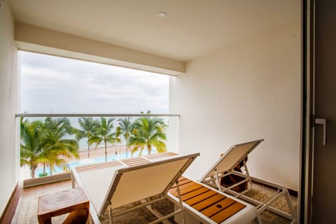Oceanfront condo at Harbor 171