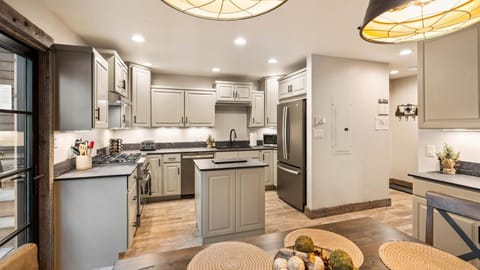 The Tenderfoot Chalet (7414)