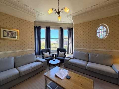 Cottage | Living area