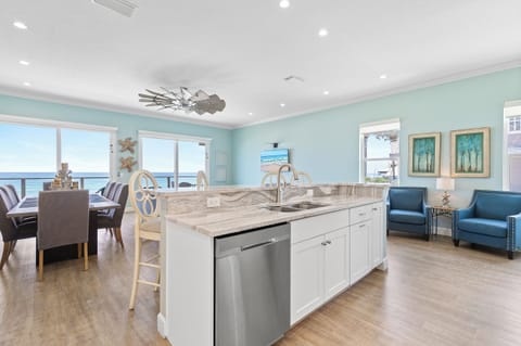 Open Concept Family Room/Dining/Kitchen