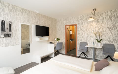 Standard Double Room | Hypo-allergenic bedding available, in-room safe, desk