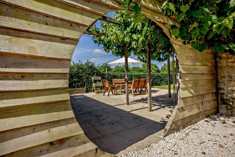 Burghfield Cottage Garden - StayCotswold