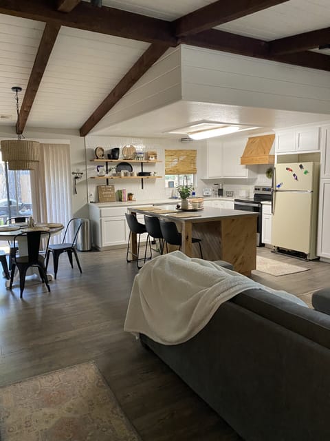 Open kitchen with living room 