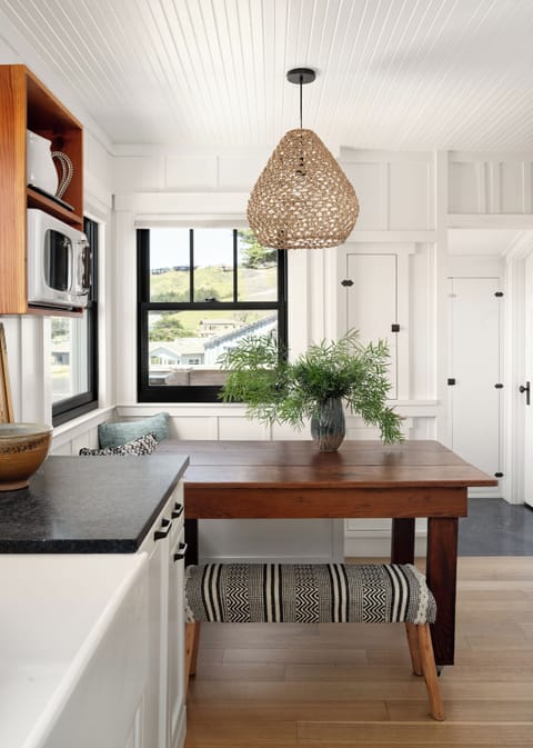 From kitchen sink to kitchen dining.