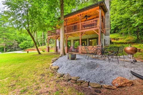 Mountain Rest Vacation Rental | 3BR | 2.5 BA | 1,800 Sq Ft | Stairs Required