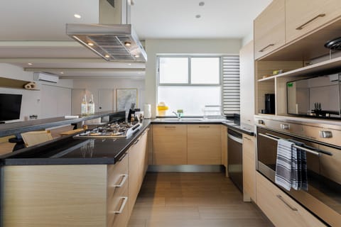 Prepare your favorite dishes in comfort.


