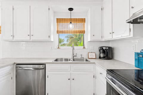 Fully stocked kitchen with electric appliances, air fryer, Keurig K-Duo Coffee