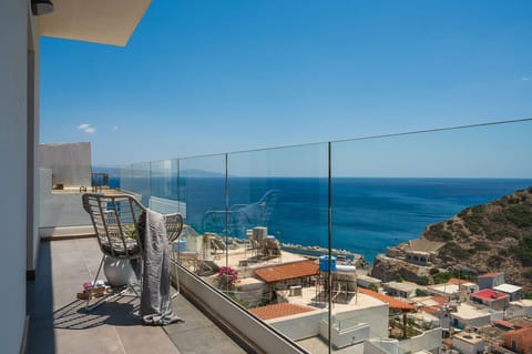 Apartment, Sea View | Premium bedding, desk, laptop workspace, soundproofing