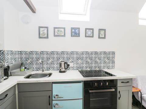 Fridge, electric kettle, toaster, cookware/dishes/utensils