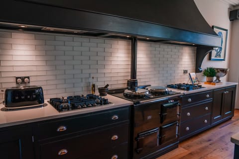St Anne's Manor, Torquay - kitchen with gas hobs and gas fired range