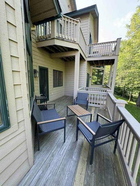 Outdoor furniture main floor