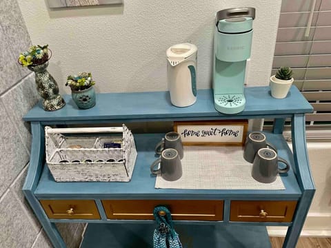 Coffee and tea station