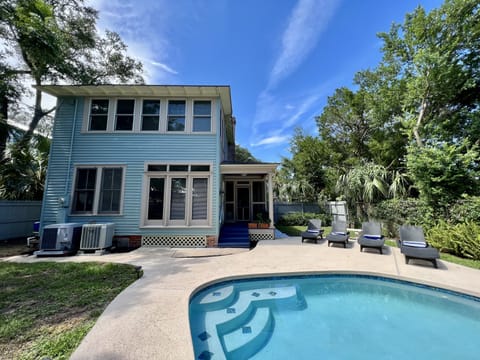 Pool deck and lounge chaise chairs 