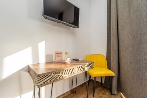 3 bedrooms, in-room safe, free cribs/infant beds, bed sheets