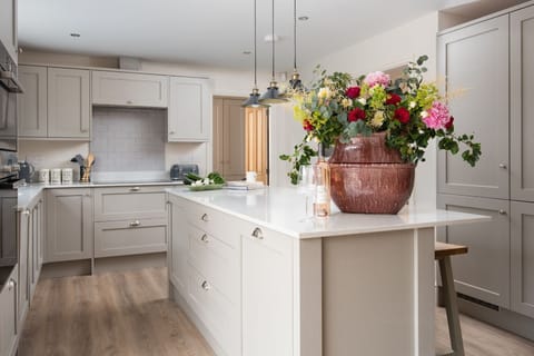 Partridge Lodge - fully equipped, modern kitchen with separate utility room