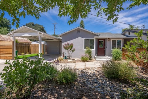 Such a cute space, perfect for one or a couple