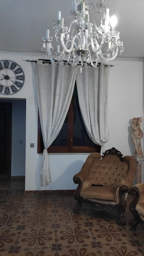 House | 2 bedrooms, iron/ironing board, bed sheets