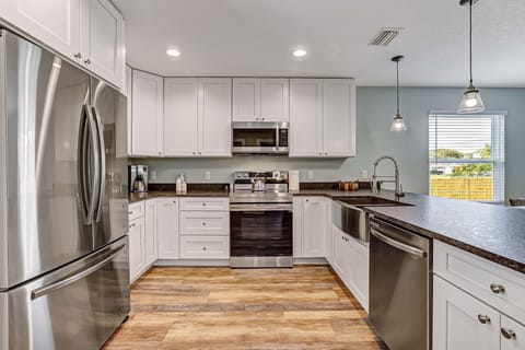 This state-of-the-art kitchen is well equipped for your every culinary need.