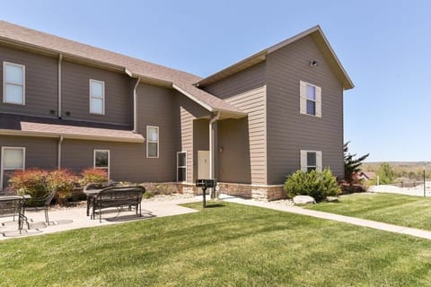 No Stairs!! Main Level walk-in condo!
