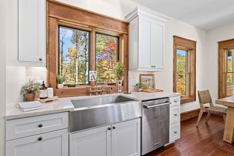 With a view like this, you won't mind doing the dishes. 