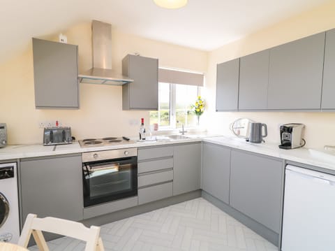 Cookware/dishes/utensils