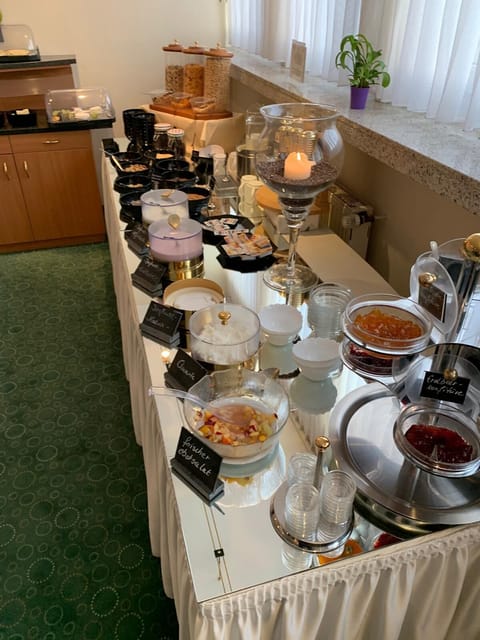 Buffet breakfast for a fee on weekends